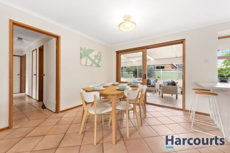 Photo - 4 Wolf Street, Wantirna South VIC 3152 - Image 4