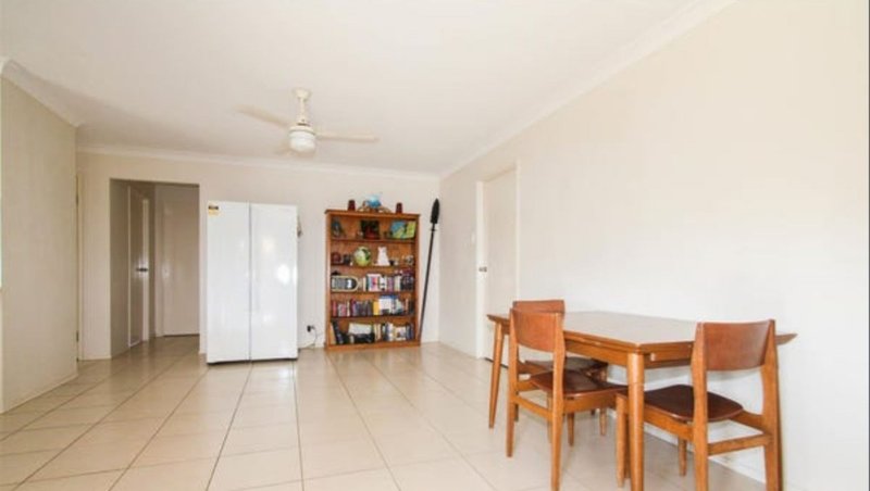 Photo - 4 Wolfik Drive, Goodna QLD 4300 - Image 3