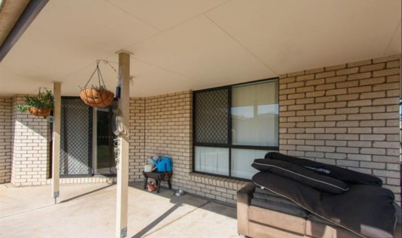 Photo - 4 Wolfik Drive, Goodna QLD 4300 - Image 9