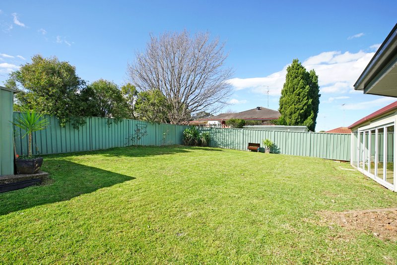 Photo - 4 Wollabi Crescent, Glenmore Park NSW 2745 - Image 9