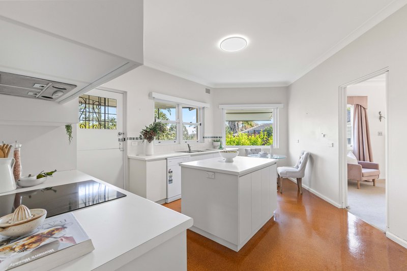 Photo - 4 Wongalee Avenue, Wahroonga NSW 2076 - Image 3