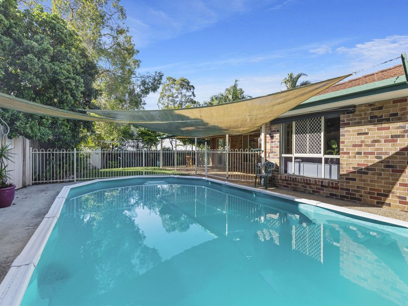 4 Woodvale Court, Everton Hills QLD 4053