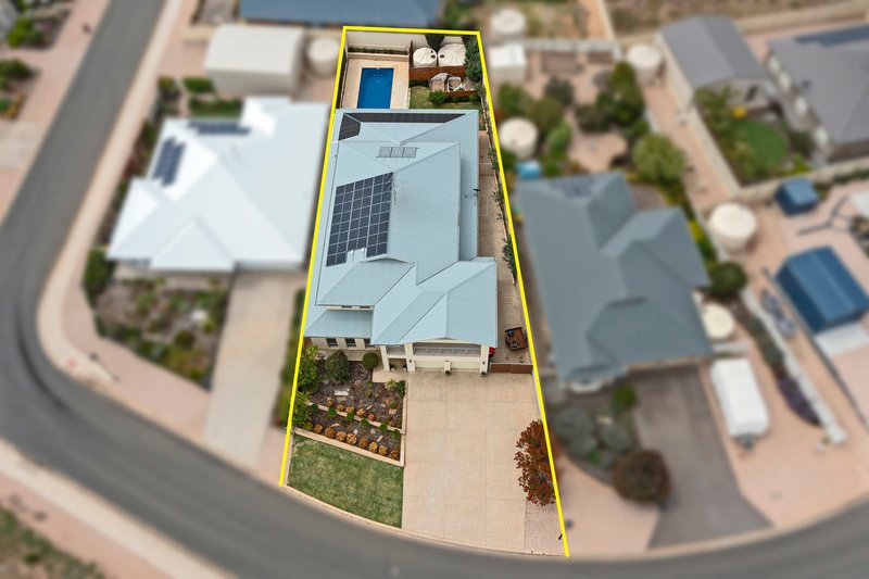 Photo - 4 Woodward Street, Moonta Bay SA 5558 - Image 6