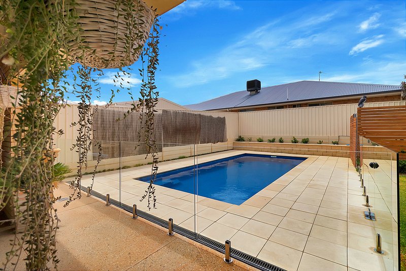 Photo - 4 Woodward Street, Moonta Bay SA 5558 - Image 18