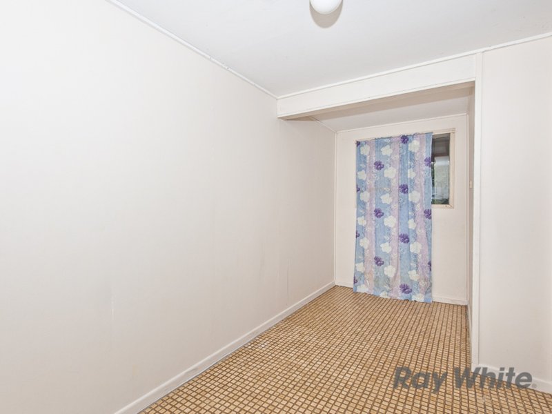 Photo - 4 Wordsworth Street, Strathpine QLD 4500 - Image 11