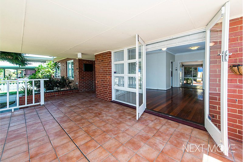 Photo - 4 Worley St , Willagee WA 6156 - Image 2