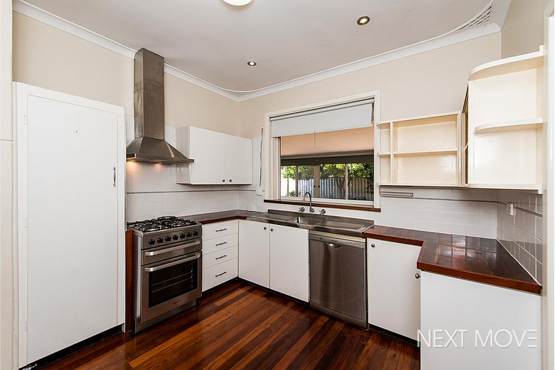 Photo - 4 Worley St , Willagee WA 6156 - Image 4