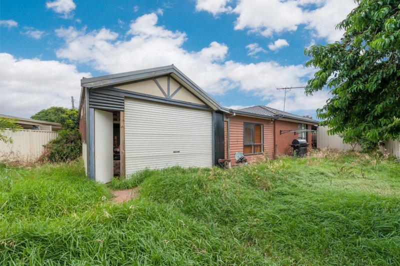 Photo - 4 Wrexham Court, Deer Park VIC 3023 - Image 9