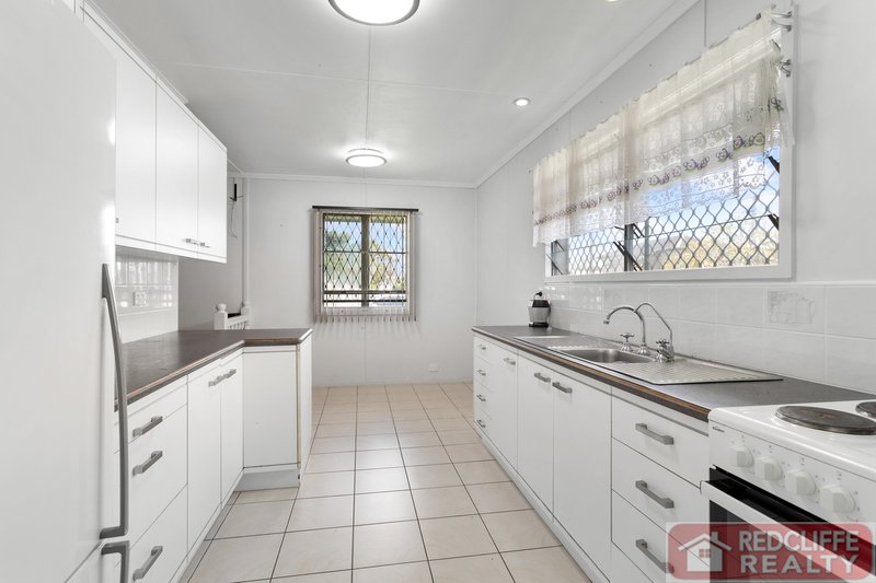 Photo - 4 Wright Street, Redcliffe QLD 4020 - Image 2