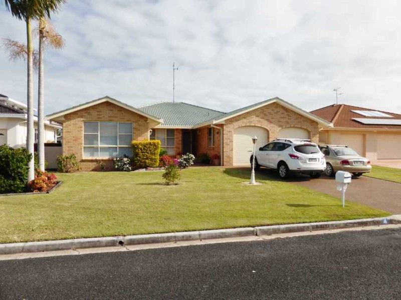 4 Wyuna Place, Forster NSW 2428