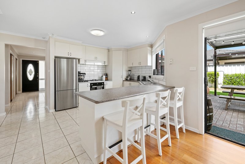 Photo - 4 Yankos Drive, Werribee VIC 3030 - Image 6