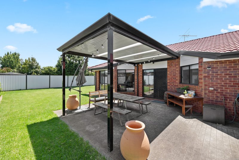 Photo - 4 Yankos Drive, Werribee VIC 3030 - Image 11