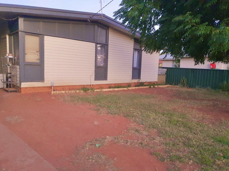 4 Yarren Circle, Cobar NSW 2835