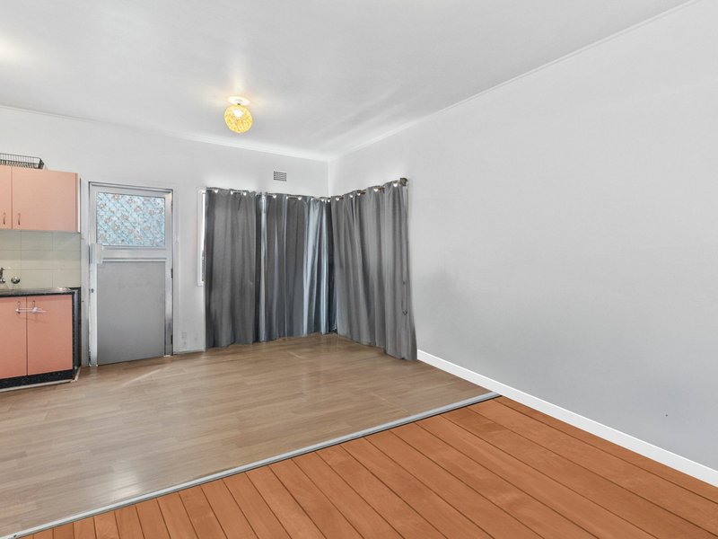 Photo - 4 Yeddenba Avenue, Blue Bay NSW 2261 - Image 10