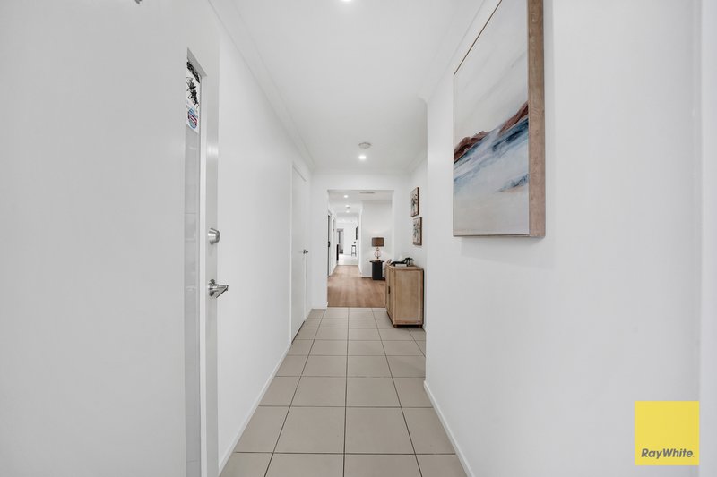 Photo - 4 Yellowgum Street, Burnside Heights VIC 3023 - Image 2