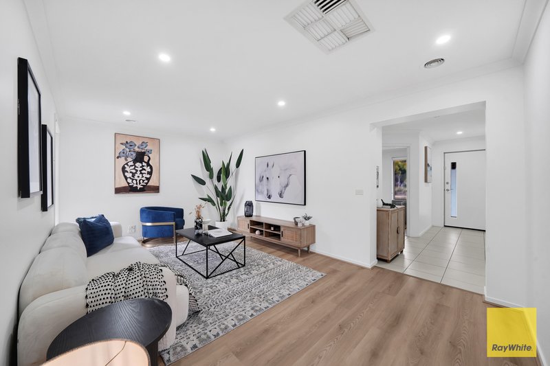 Photo - 4 Yellowgum Street, Burnside Heights VIC 3023 - Image 6