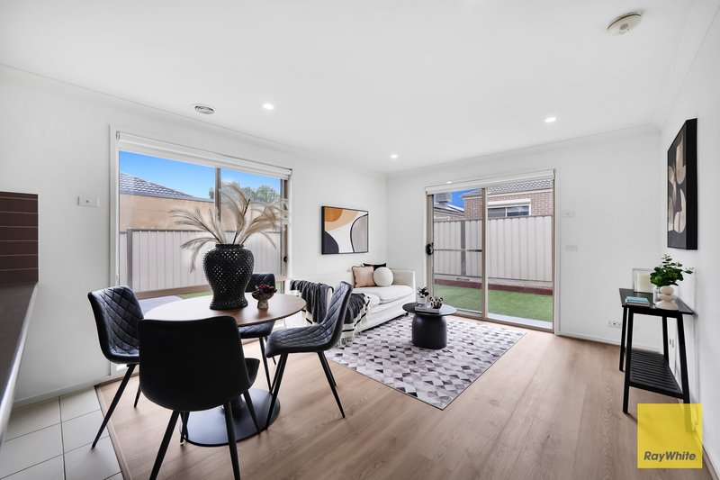 Photo - 4 Yellowgum Street, Burnside Heights VIC 3023 - Image 7