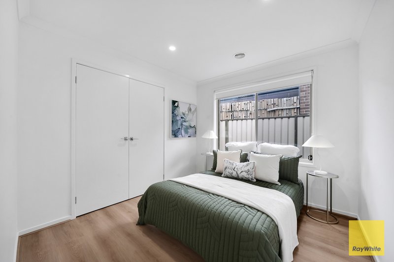 Photo - 4 Yellowgum Street, Burnside Heights VIC 3023 - Image 9