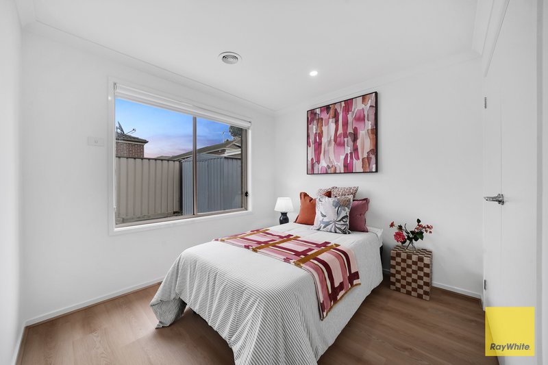 Photo - 4 Yellowgum Street, Burnside Heights VIC 3023 - Image 11