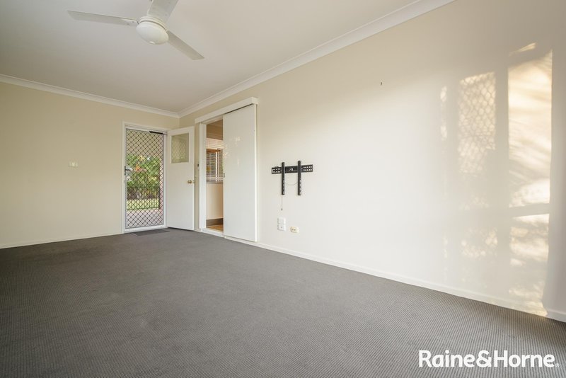 Photo - 4 Yellowpatch Avenue, Clinton QLD 4680 - Image 11