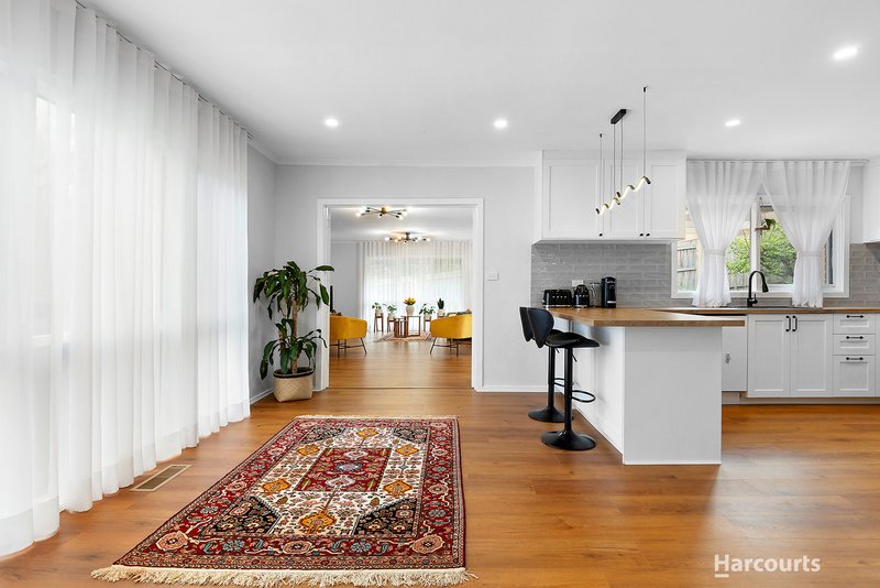 Photo - 4 Yendon Close, Mitcham VIC 3132 - Image 6