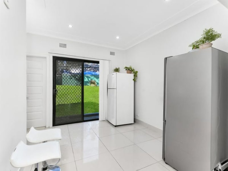 Photo - 4 Yennora Street, Campbelltown NSW 2560 - Image 4