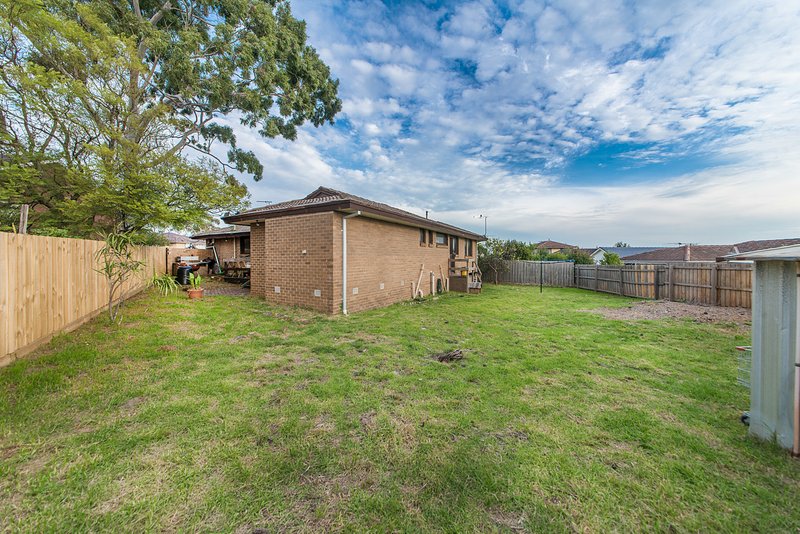 Photo - 4 Yongala Court, Clayton South VIC 3169 - Image 5