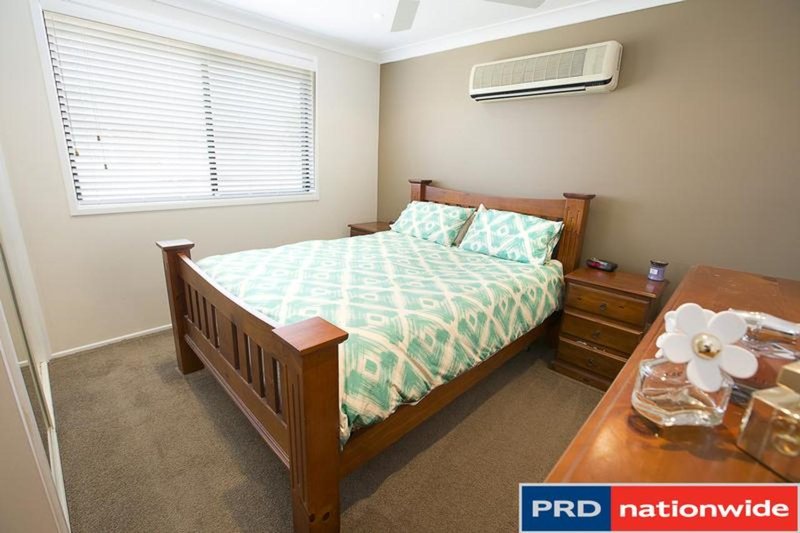 Photo - 4 Yuroka Street, Glenmore Park NSW 2745 - Image 4