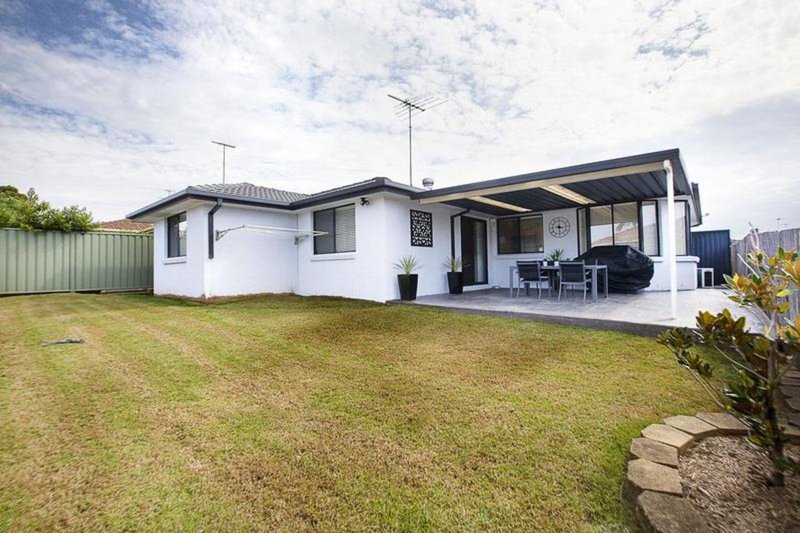 Photo - 4 Yuroka Street, Glenmore Park NSW 2745 - Image 10