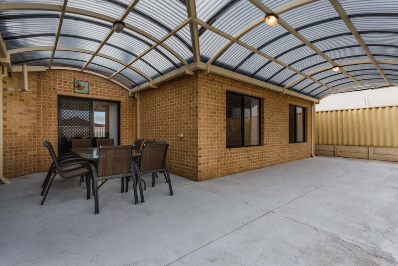 Photo - 4 Zlinya Circle, Spearwood WA 6163 - Image 6