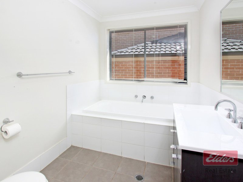 Photo - 40 Acropolis Avenue, Rooty Hill NSW 2766 - Image 5