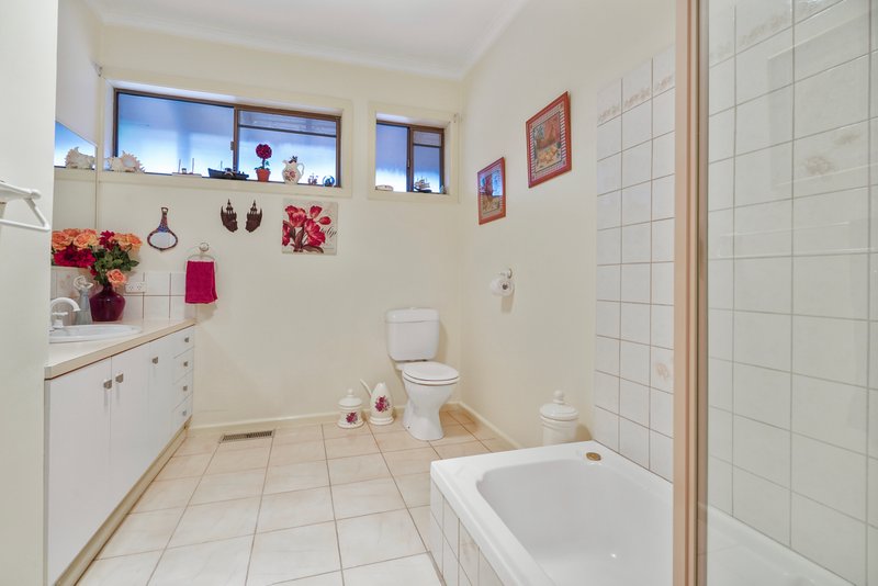 Photo - 40 Ambrie Crescent, Noble Park VIC 3174 - Image 10