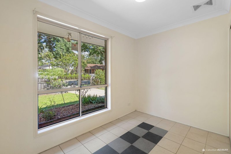 Photo - 40 Avocado Drive, Caboolture South QLD 4510 - Image 5