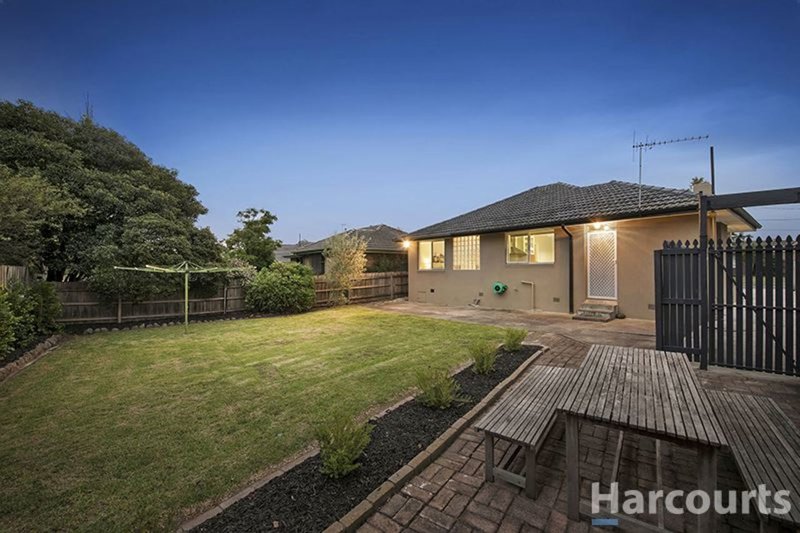 Photo - 40 Ballantyne Street, Burwood East VIC 3151 - Image 8