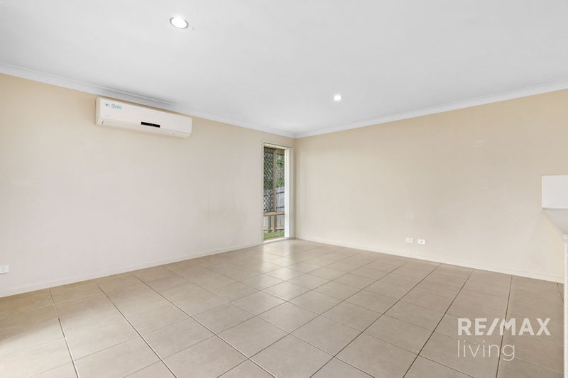 Photo - 40 Bangalow Street, Morayfield QLD 4506 - Image 5