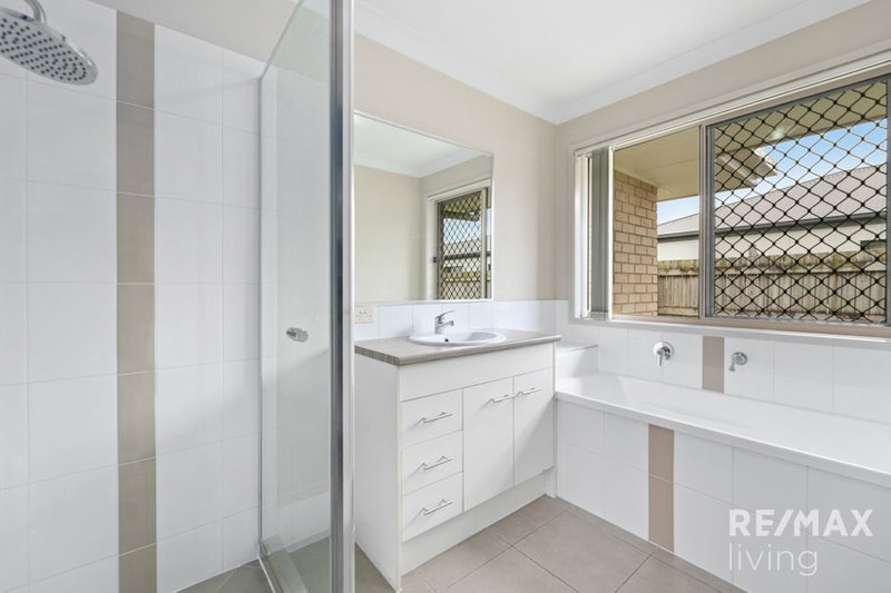 Photo - 40 Bangalow Street, Morayfield QLD 4506 - Image 12