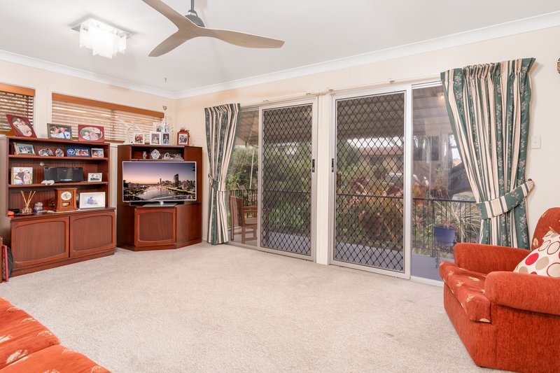 Photo - 40 Barbaralla Drive, Springwood QLD 4127 - Image 6