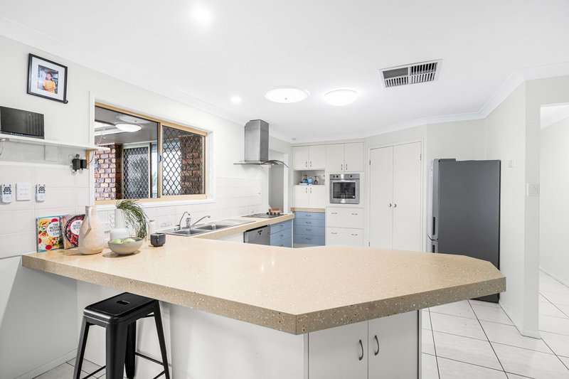 Photo - 40 Barramay Street, Manly West QLD 4179 - Image 5