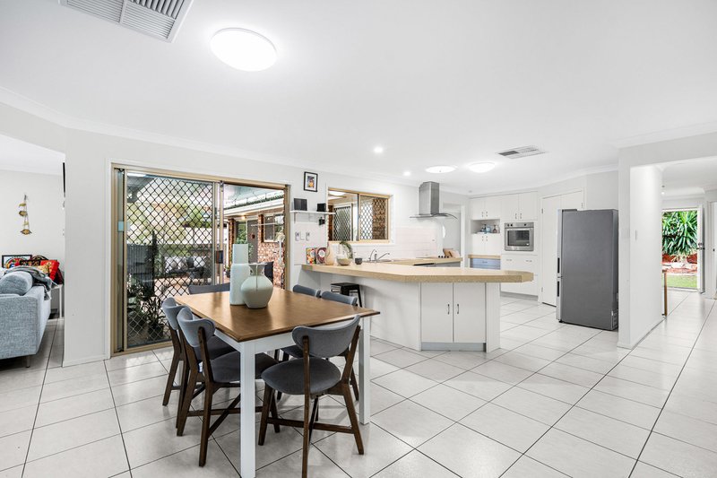 Photo - 40 Barramay Street, Manly West QLD 4179 - Image 6