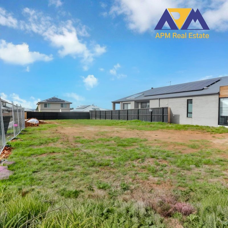 Photo - 40 Basin Rise, Highton VIC 3216 - Image 4
