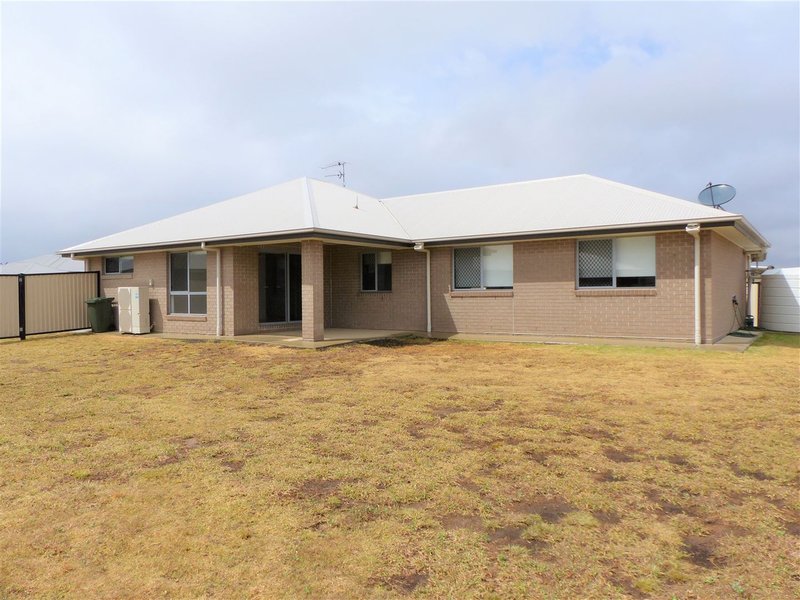 Photo - 40 Beetson Drive, Roma QLD 4455 - Image 11