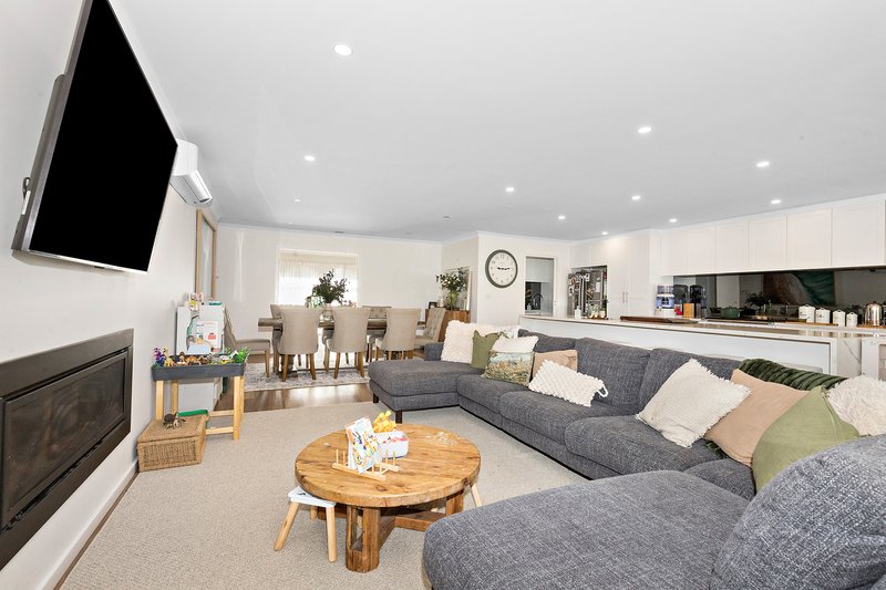 Photo - 40 Belar Avenue, Frankston VIC 3199 - Image 2