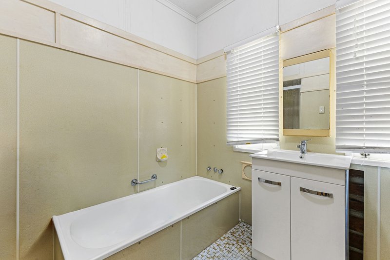 Photo - 40 Belvedere Street, Clontarf QLD 4019 - Image 9