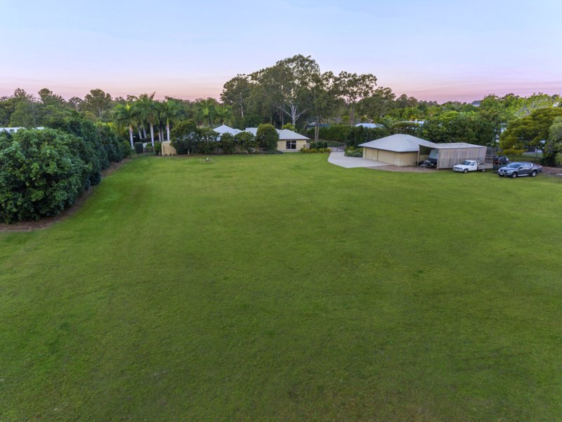 Photo - 40 Bernborough Place, Bridgeman Downs QLD 4035 - Image 6