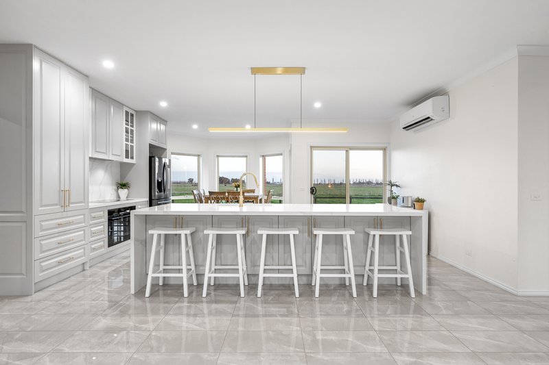 Photo - 40 Bloomfield Lane, Cardinia VIC 3978 - Image 2