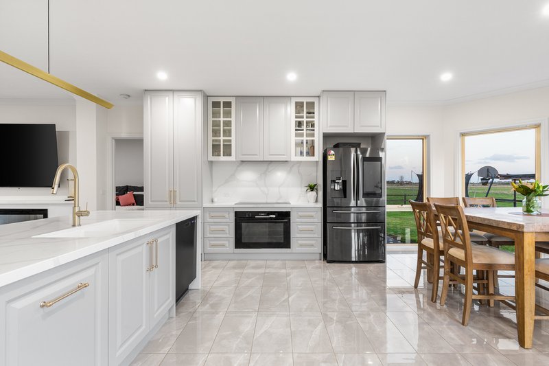 Photo - 40 Bloomfield Lane, Cardinia VIC 3978 - Image 3