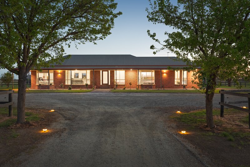 Photo - 40 Bloomfield Lane, Cardinia VIC 3978 - Image 7