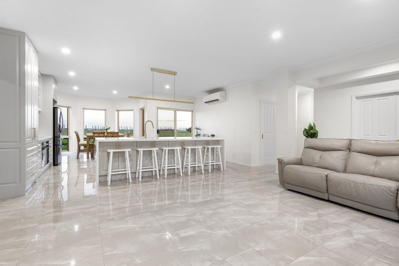 Photo - 40 Bloomfield Lane, Cardinia VIC 3978 - Image 10