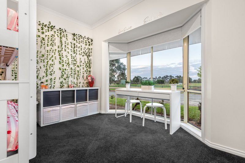 Photo - 40 Bloomfield Lane, Cardinia VIC 3978 - Image 13