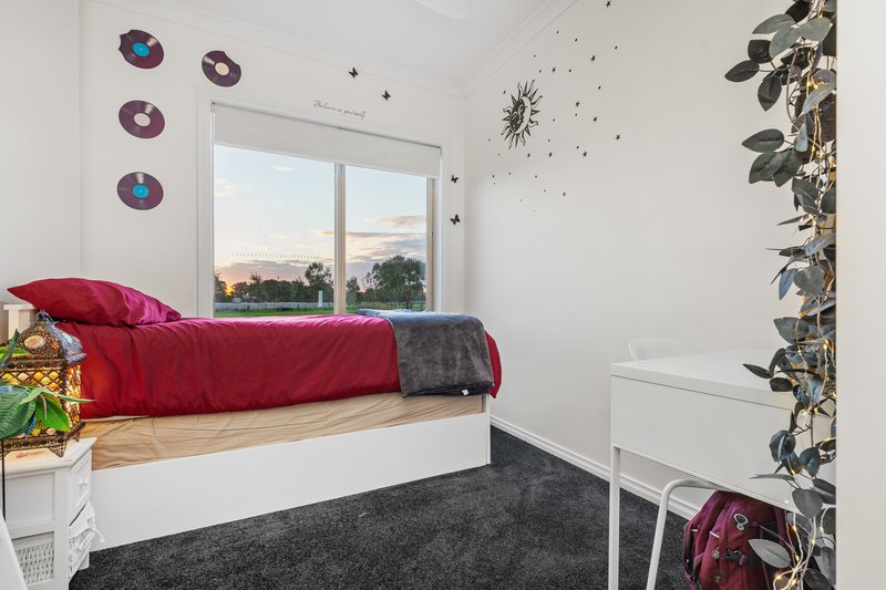 Photo - 40 Bloomfield Lane, Cardinia VIC 3978 - Image 17